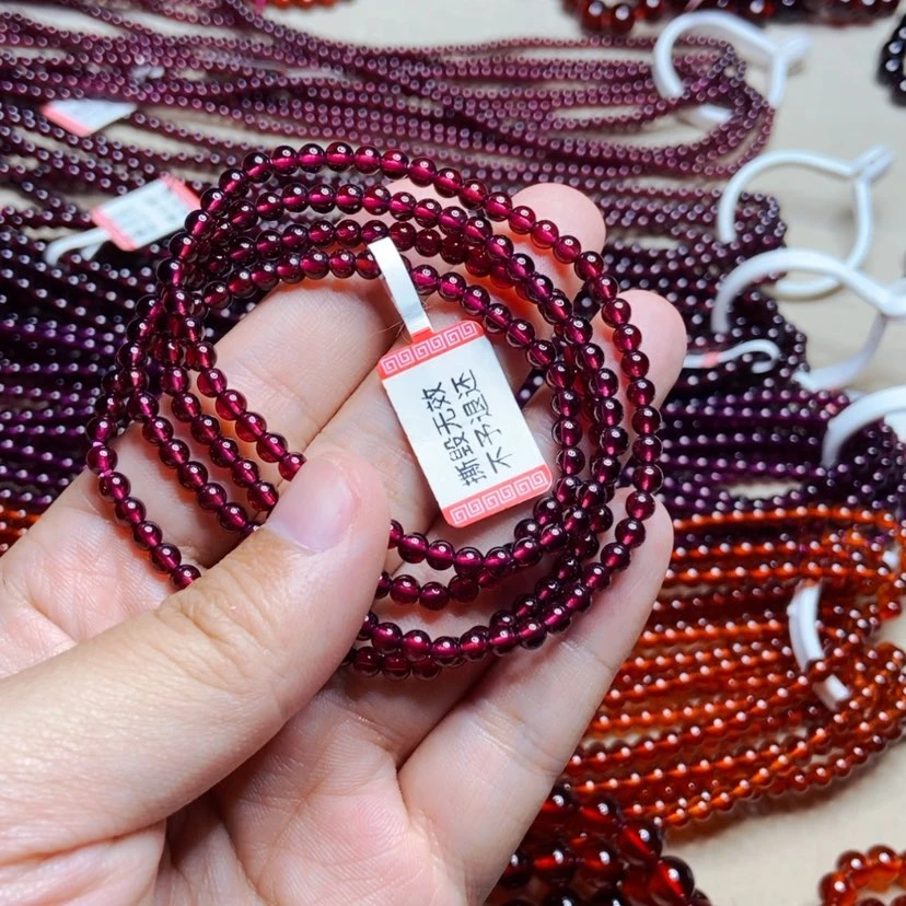 【闪购商品】未镶嵌手链石榴石谎****?
