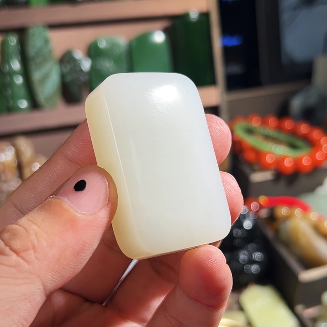 和田玉颈饰未镶嵌枕*新疆暖白无事牌