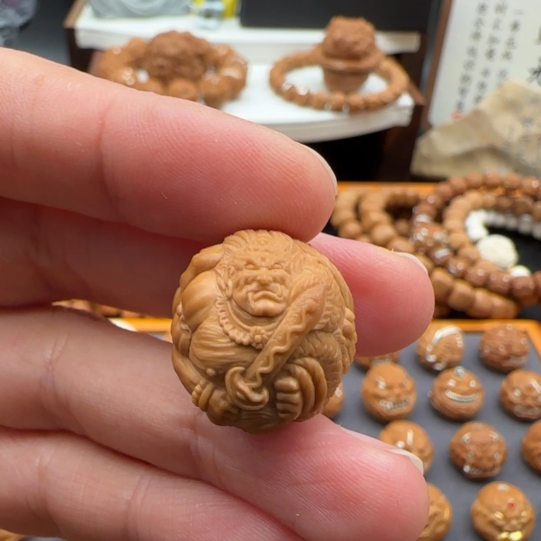 猴头核桃吊坠不动明王