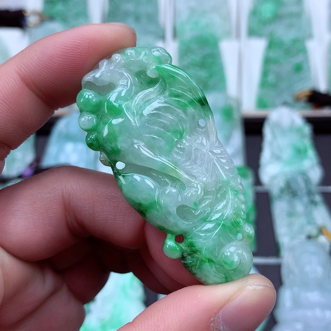 翡翠颈饰未镶嵌翡翠吊坠