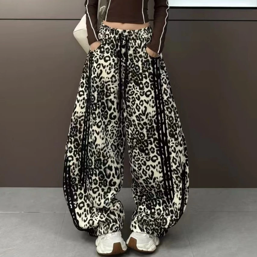 2025加厚时尚豹纹潮酷拼条设计阔腿裤弯刀休闲裤秋冬新款垂感裤子