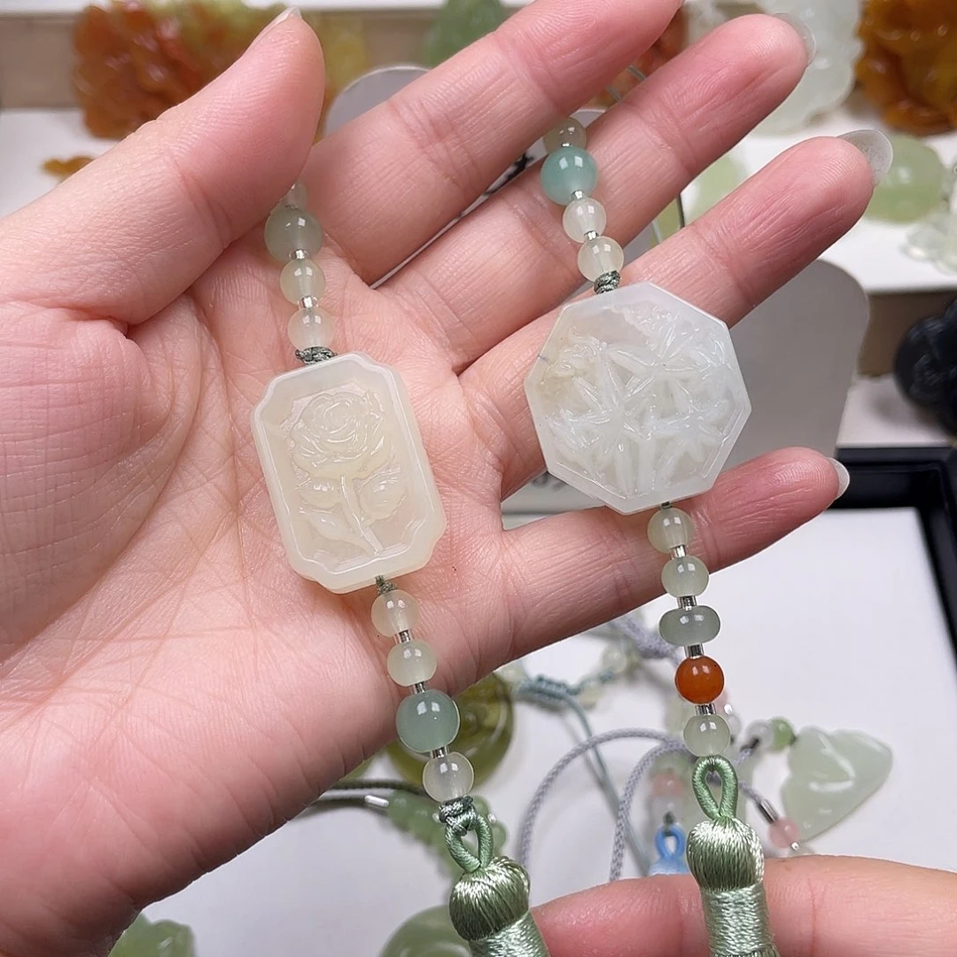 蛇纹石玉未镶嵌颈饰