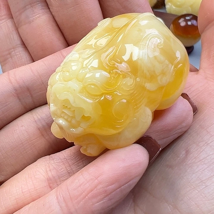 蜜蜡未镶嵌珠宝奇石