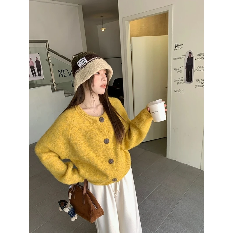 慵懒风椰子扣圆领毛衣开衫女韩版宽松百搭小个子短款针织上衣外套