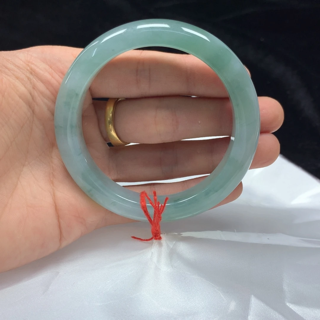 翡翠未镶嵌手镯（圆镯）56.3