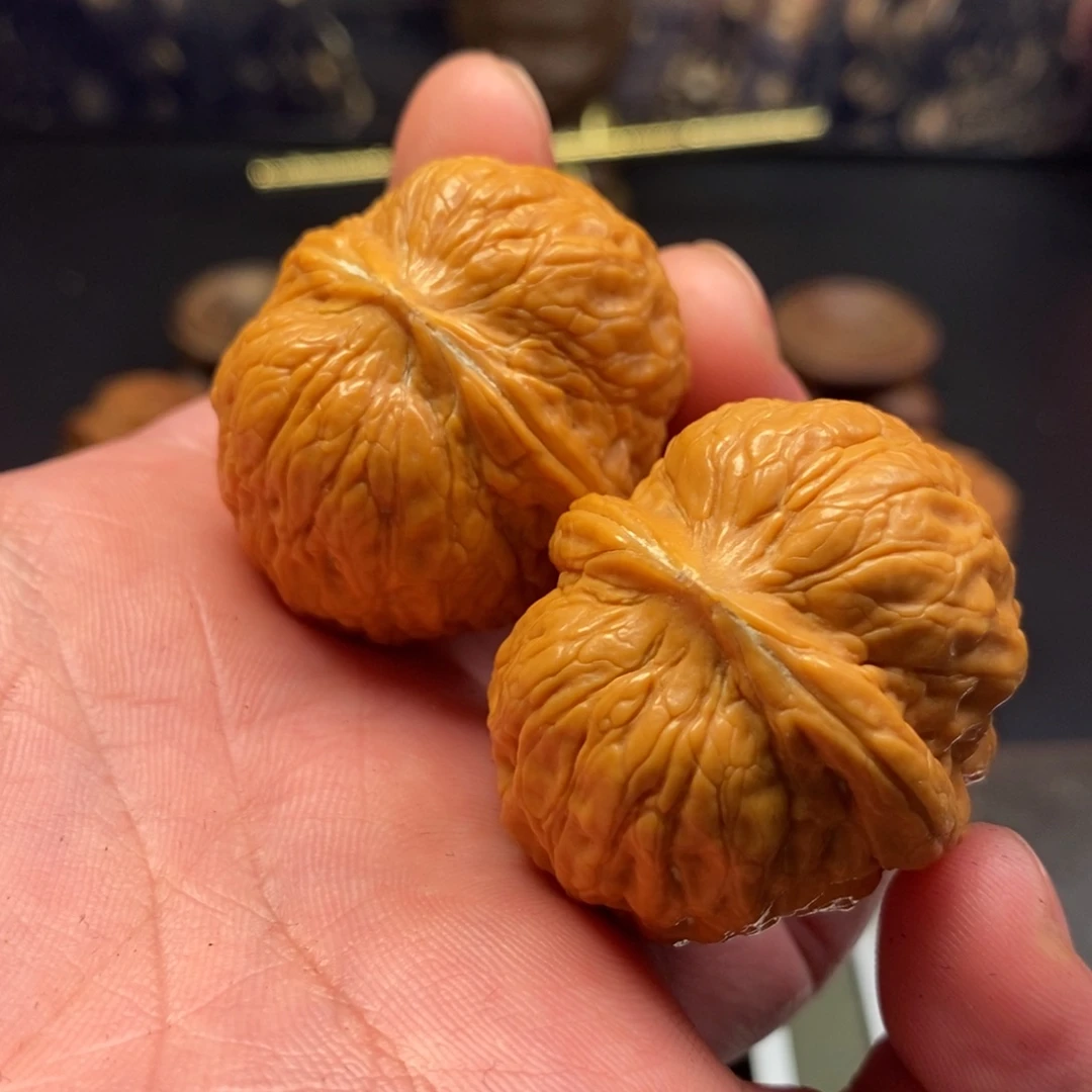 文玩核桃把件黄金蟒