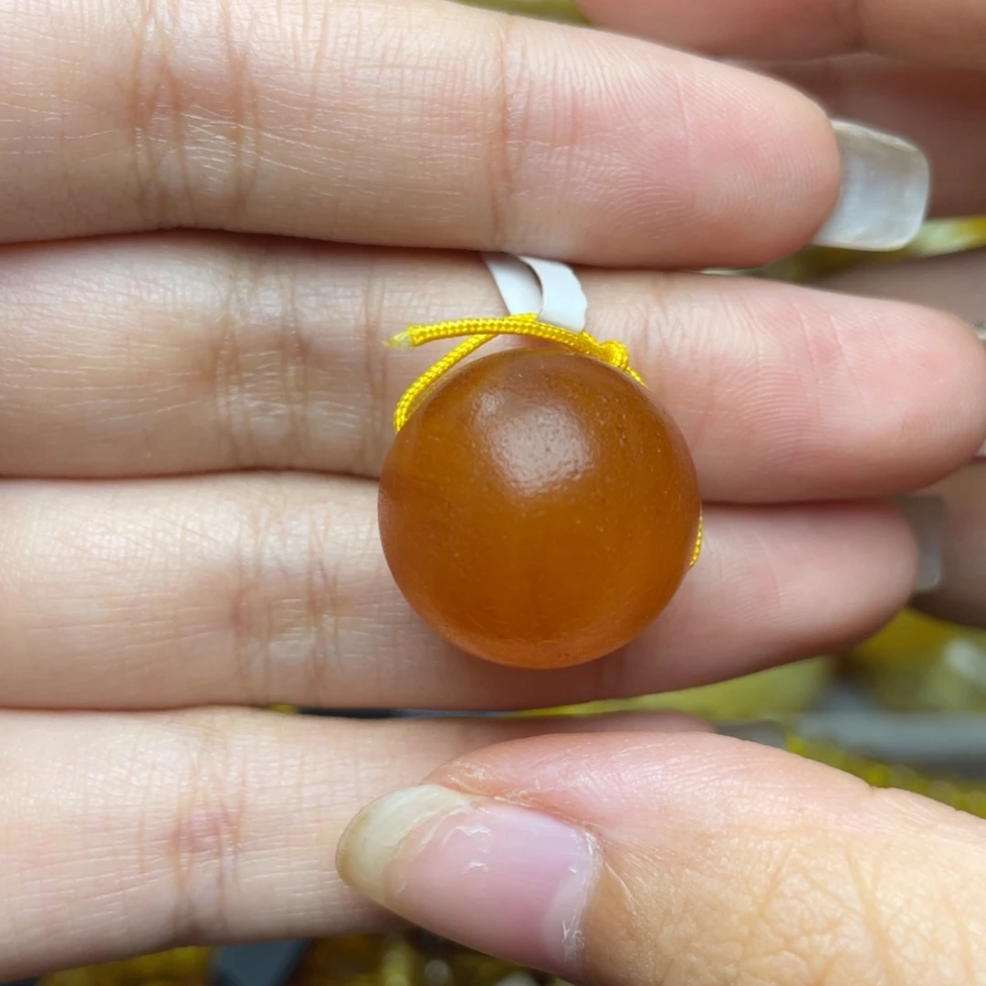 未镶嵌琥珀珠宝奇石