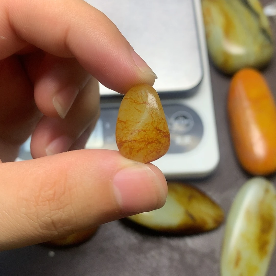 和田玉（糖玉）未镶嵌挂件