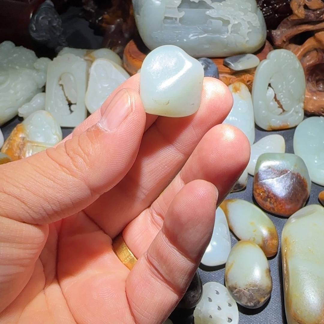 和田玉未镶嵌挂件