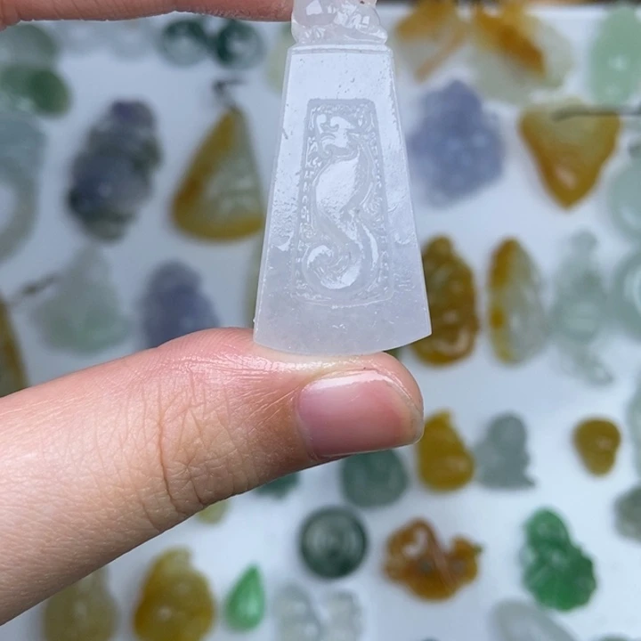 定制翡翠未镶嵌牌