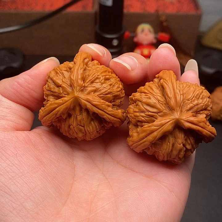 糖***蜜文玩核桃把件白奔