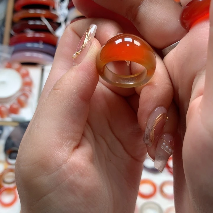 玛瑙/玉髓手镯未镶嵌冯*宝