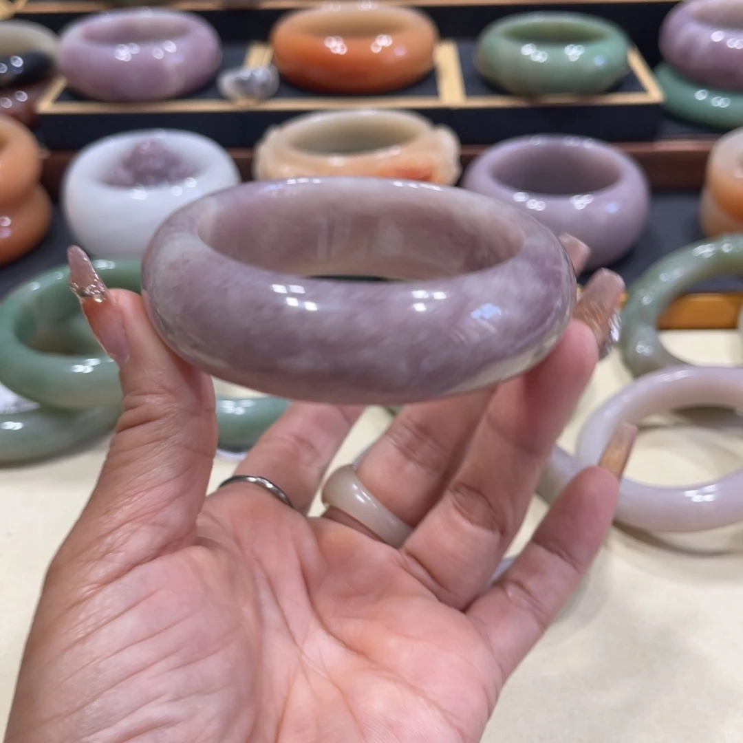 未镶嵌手镯石英岩玉