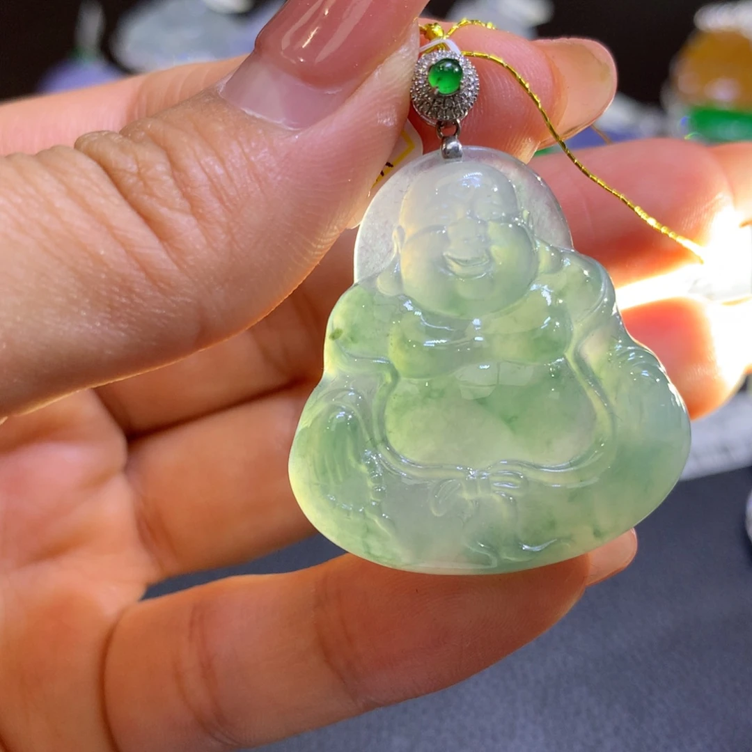 翡翠18K金镶嵌颈饰翡翠吊坠
