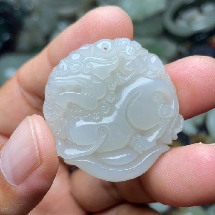 颈饰未镶嵌和田玉