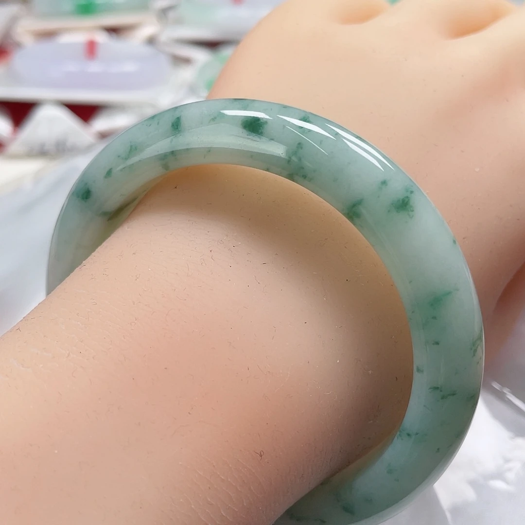 翡翠手镯未镶嵌缅甸翡翠手镯56圈