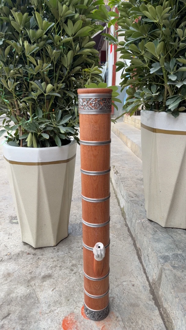 大号香花梨复古九道箍烟筒 高：78公分 内口：7.5公分 外口：9.5公分