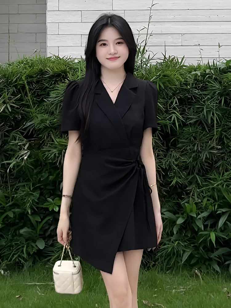 法式赫本风短袖西装连衣裙2025新款女收腰显瘦气质V领设计感a字裙