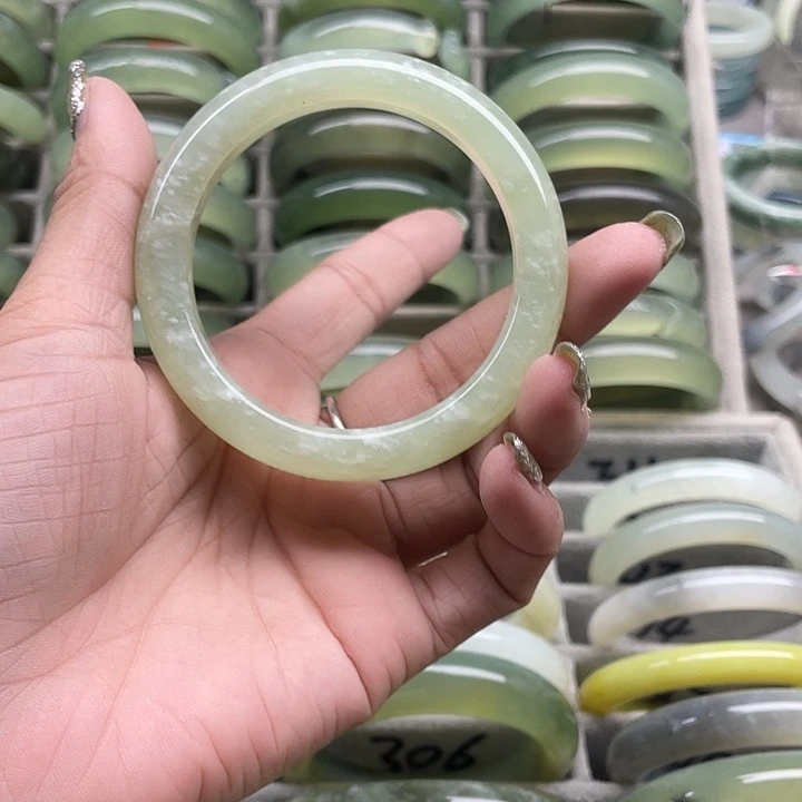 蛇纹石玉未镶嵌手镯311