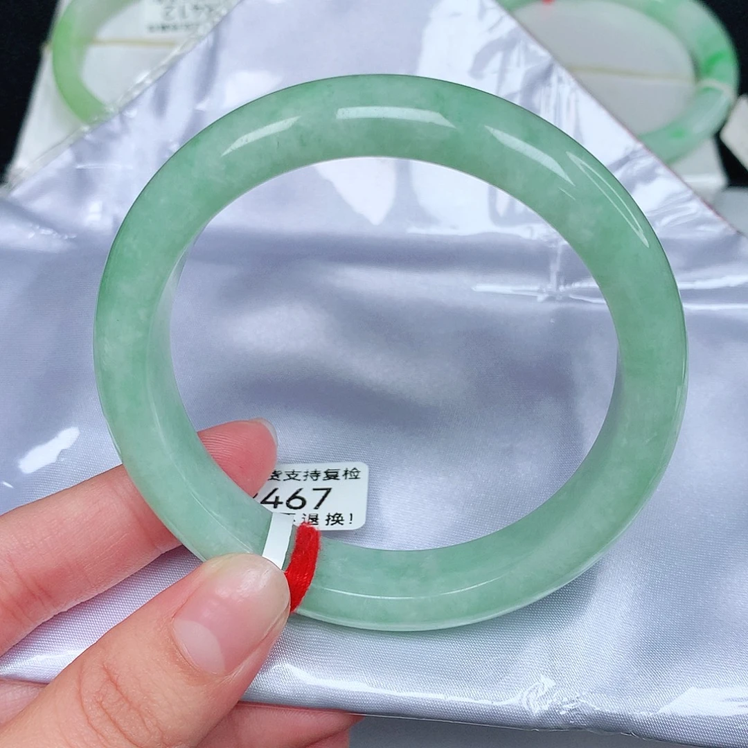 翡翠未镶嵌手镯正圈58