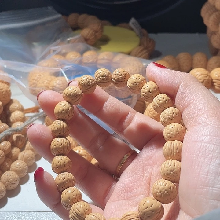 层***年吊坠桃核桃核手串野生57