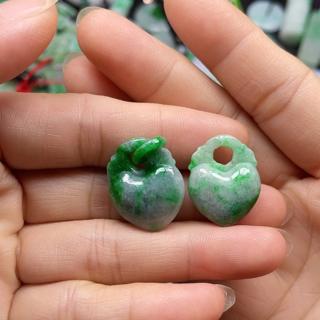 翡翠未镶嵌颈饰珠*翡翠吊坠