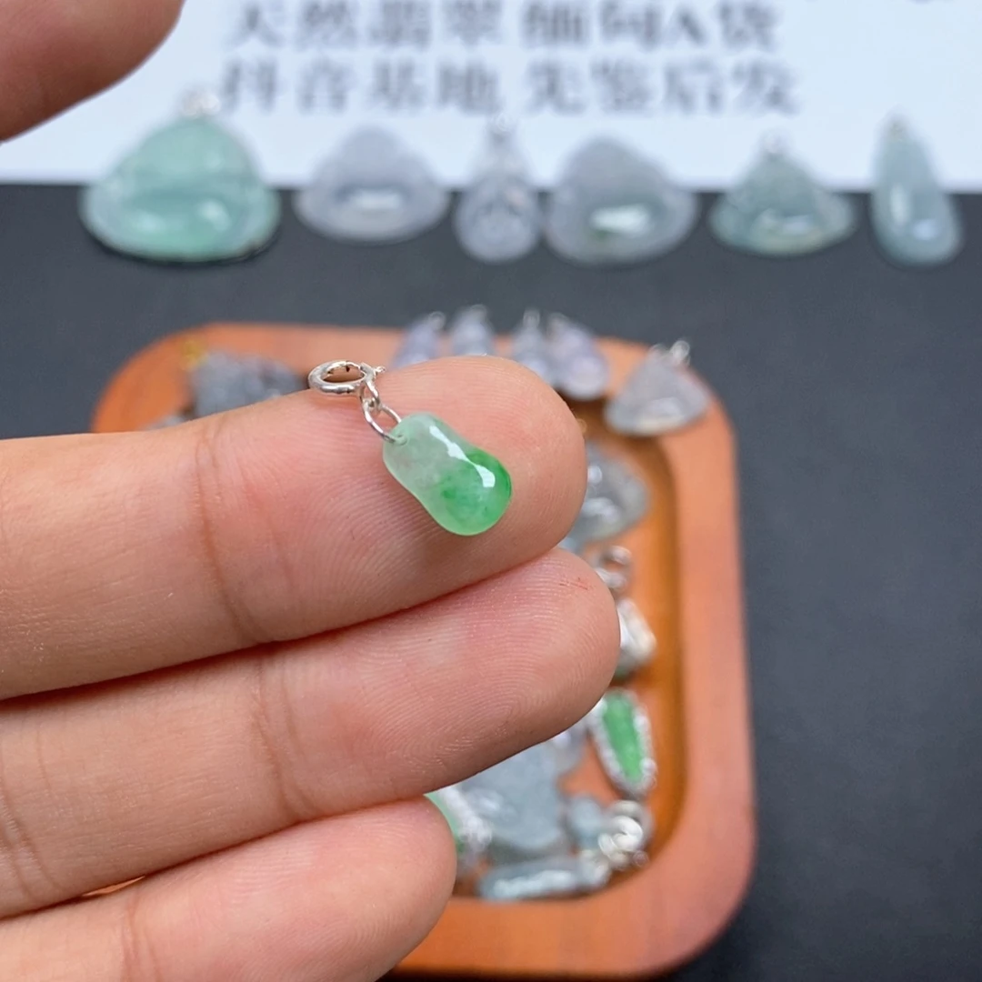 颈饰银S925镶嵌翡翠