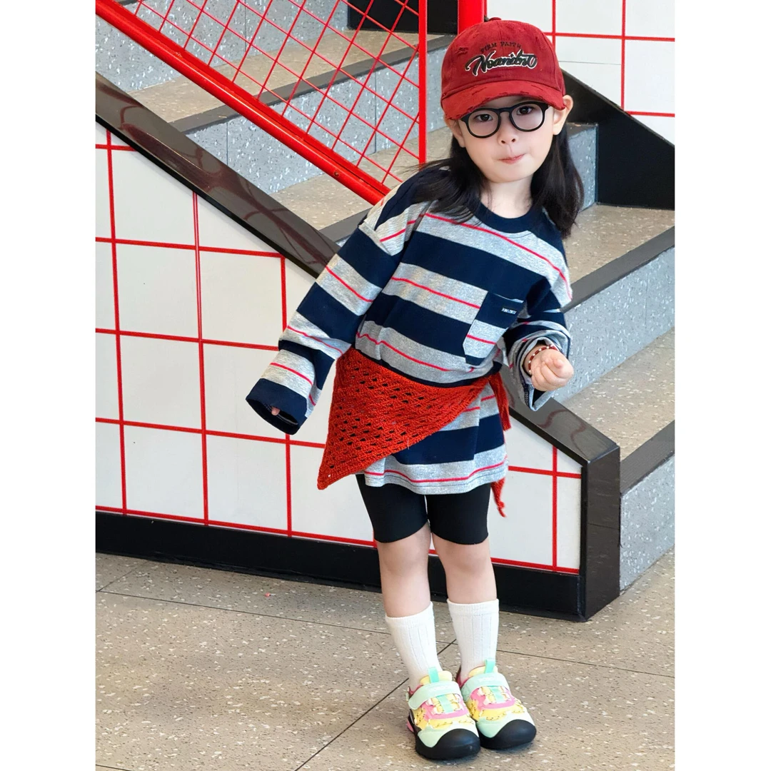 甜小七2025秋季新款女童韩版休闲宽松圆领条纹T恤纯色打底裤套装