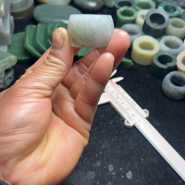 和田玉（糖玉）未镶嵌珠宝半成品