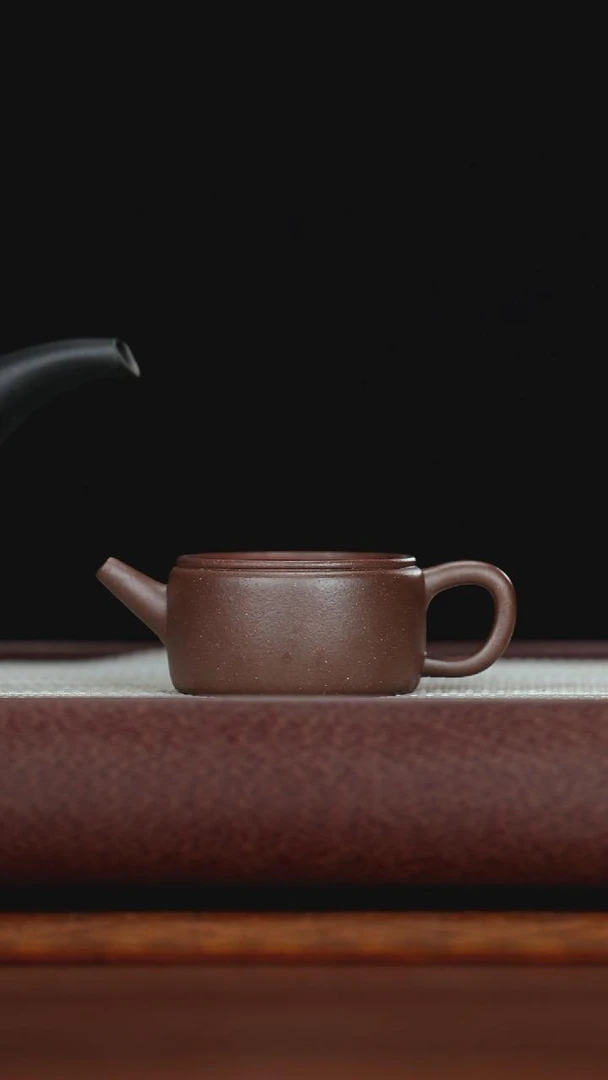 【汪汪茶器】紫泥汉瓦(底刻字)75cc（HYYP00116）