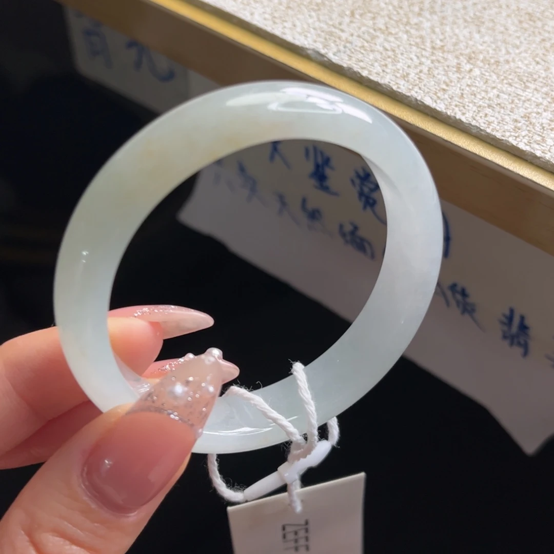 翡翠未镶嵌手镯手镯