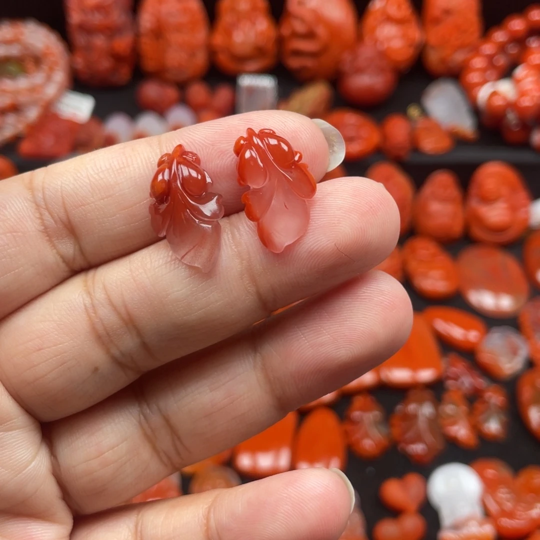 南红玛瑙未镶嵌鱼2只