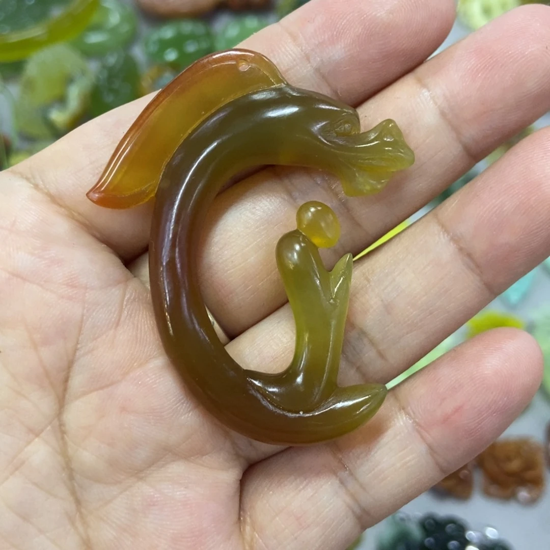 蛇纹石玉未镶嵌挂件