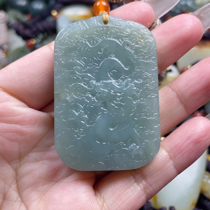 和田玉颈饰未镶嵌微瑕