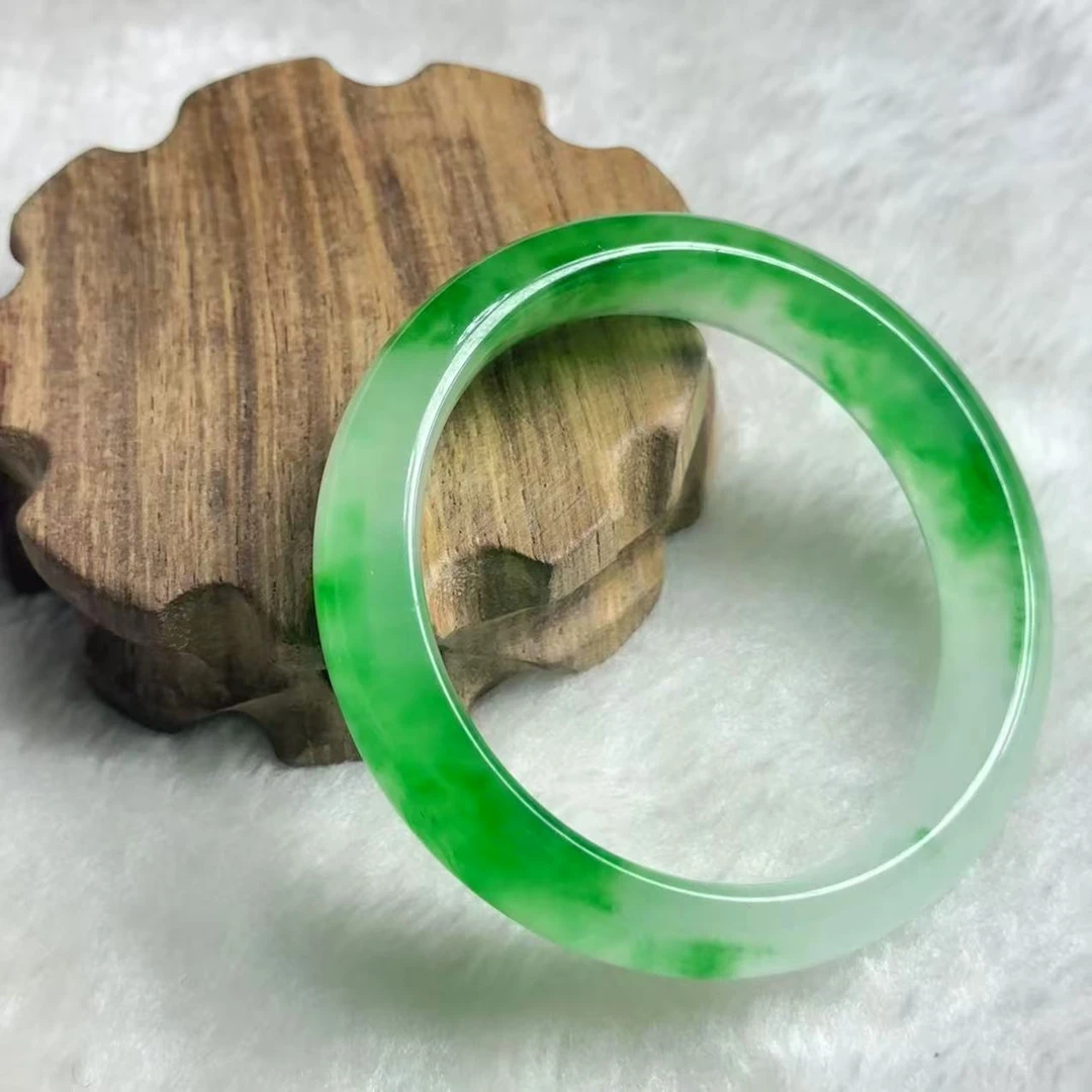 Z绿花正圈高端手镯美观大气美轮美奂尽显魅力