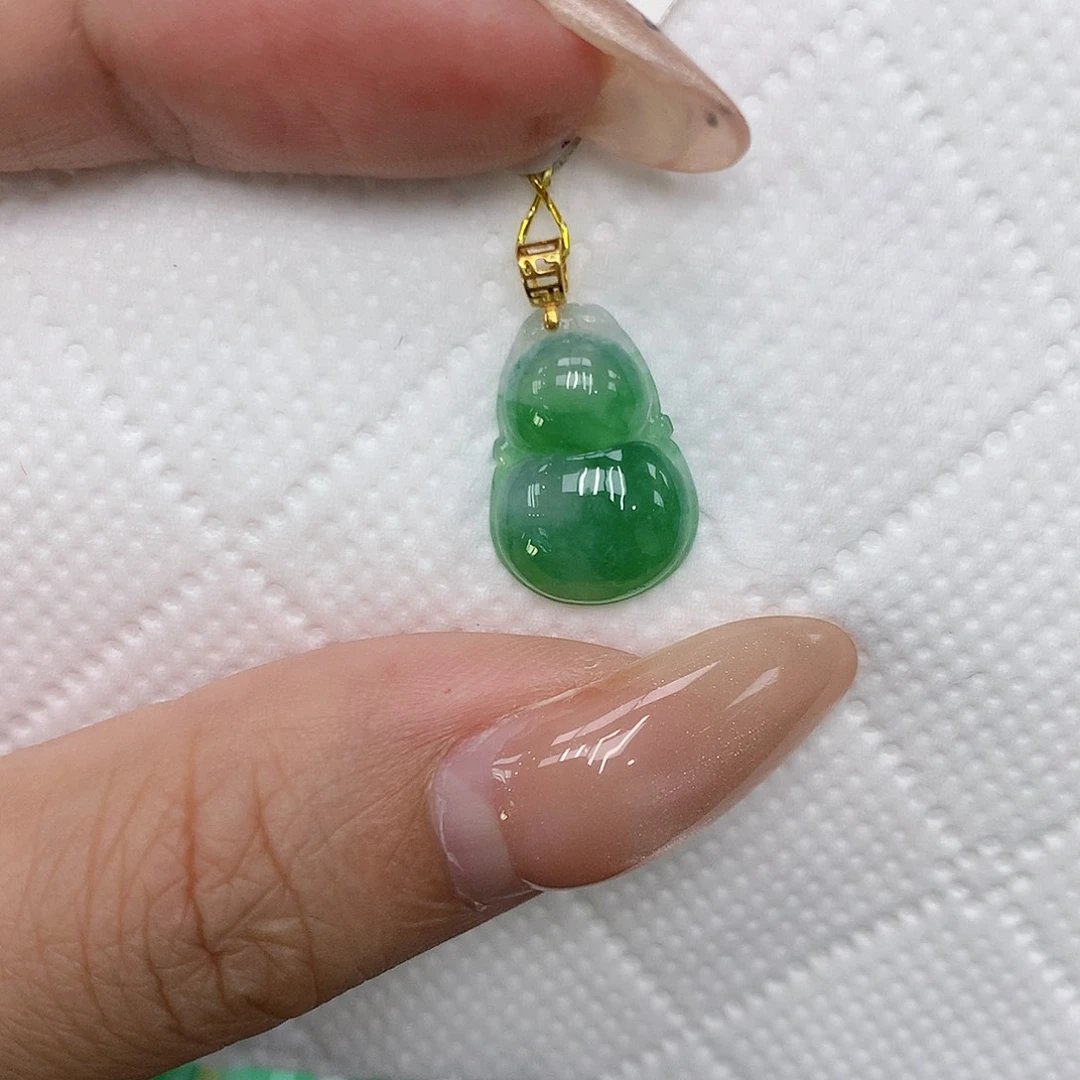 颈饰18K金镶嵌翡翠