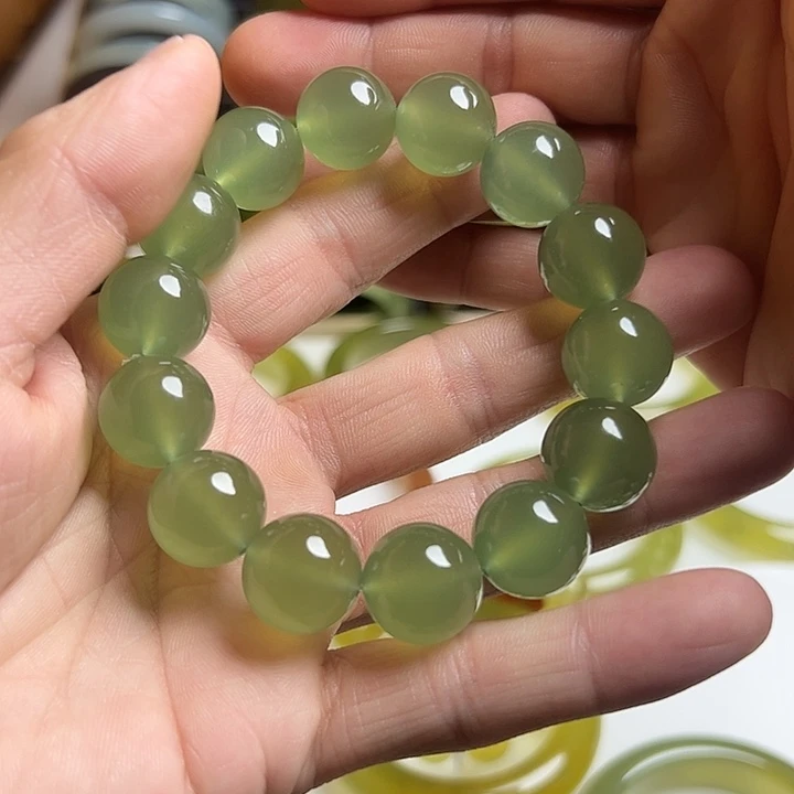 乐***遥蛇纹石玉未镶嵌手链