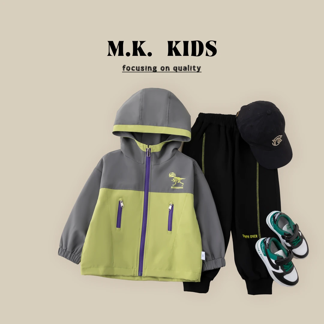 现货儿童春款冲锋衣2025新款男童时尚连帽夹克外套CA8231华子童装