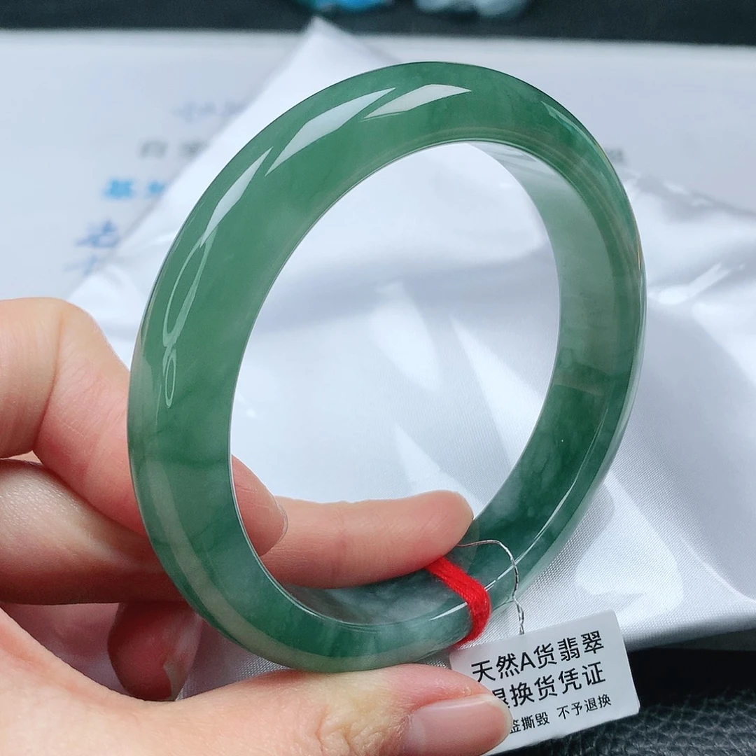 翡翠手镯（圆镯）未镶嵌62➕圈