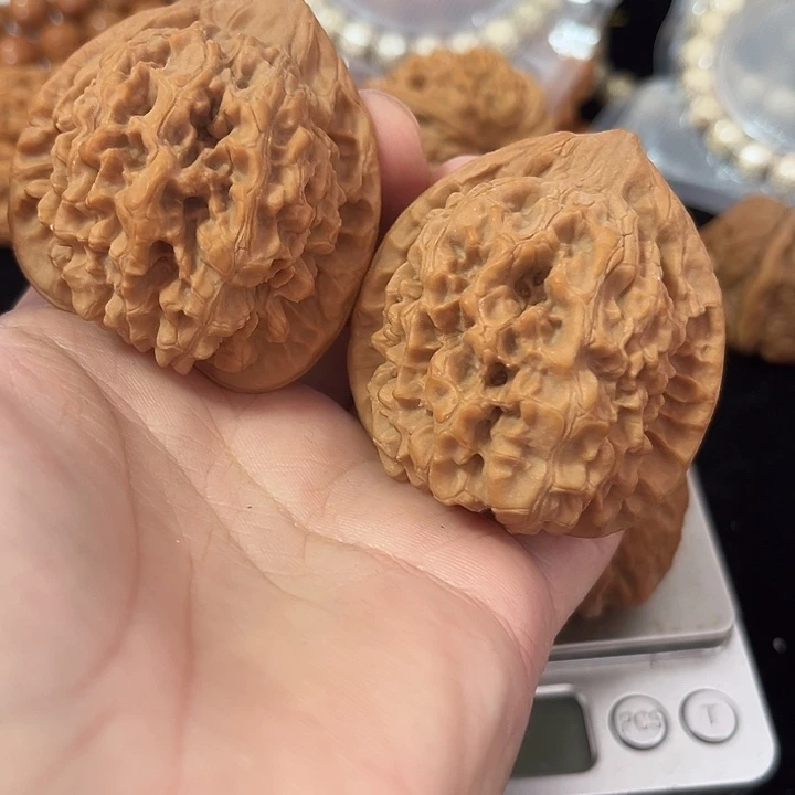 文玩核桃把件48左右官帽，编号0108