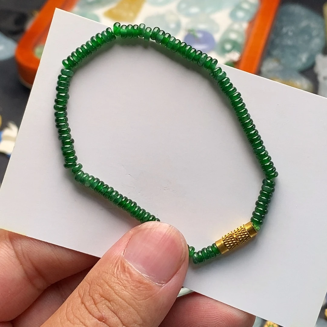 颈饰未镶嵌翡翠天然