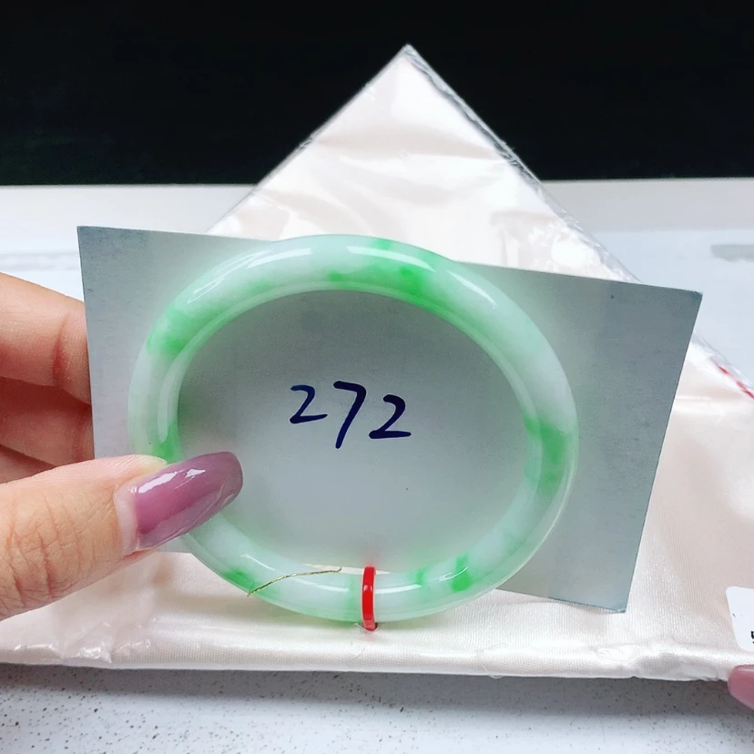 【闪购商品】翡翠手镯未镶嵌 圆条54+