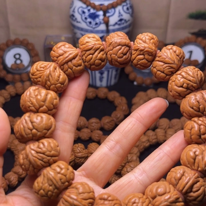 用***1桃核吊坠秦岭桃核手持