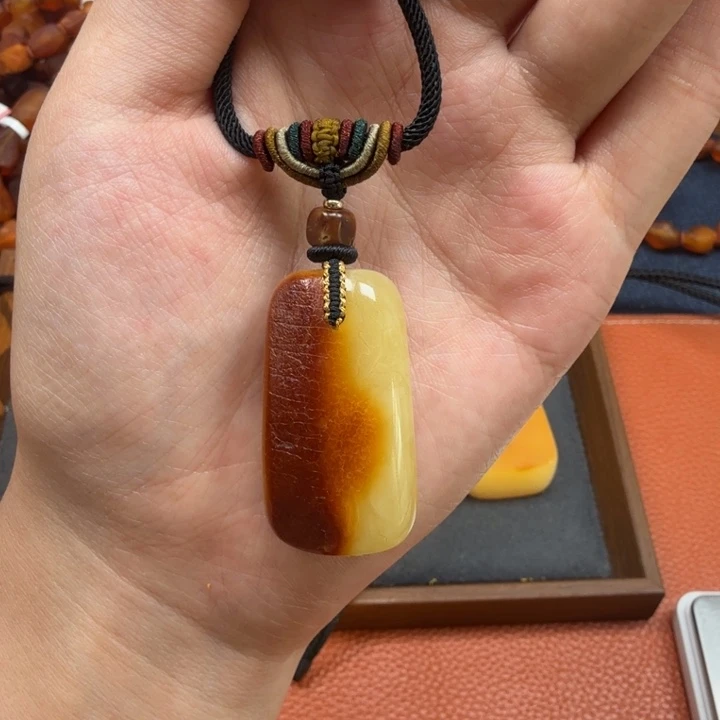 蜜蜡未镶嵌吊坠(赠链)