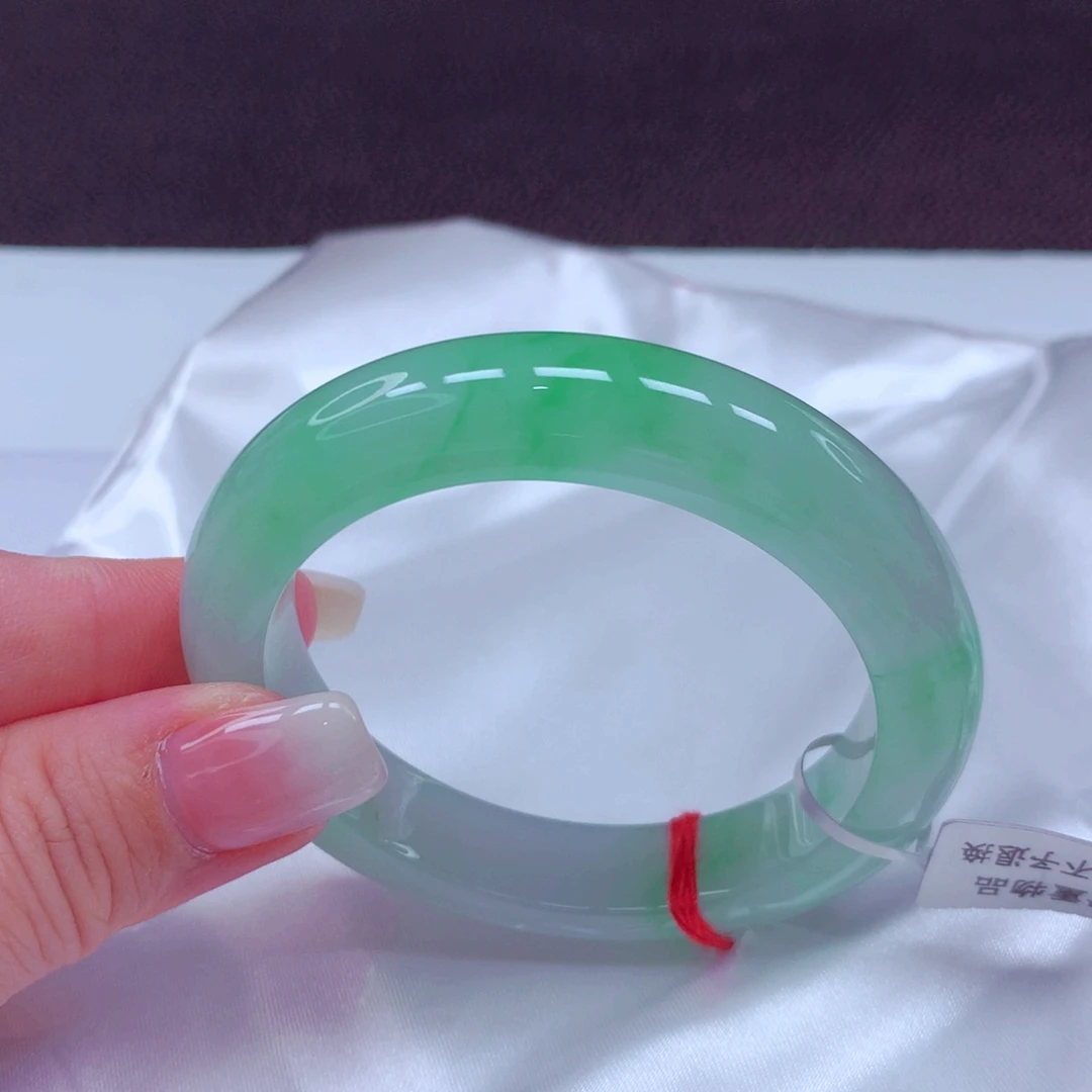 半***斋未镶嵌手镯翡翠手镯
