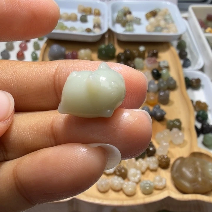 j***n和田玉未镶嵌珠宝奇石