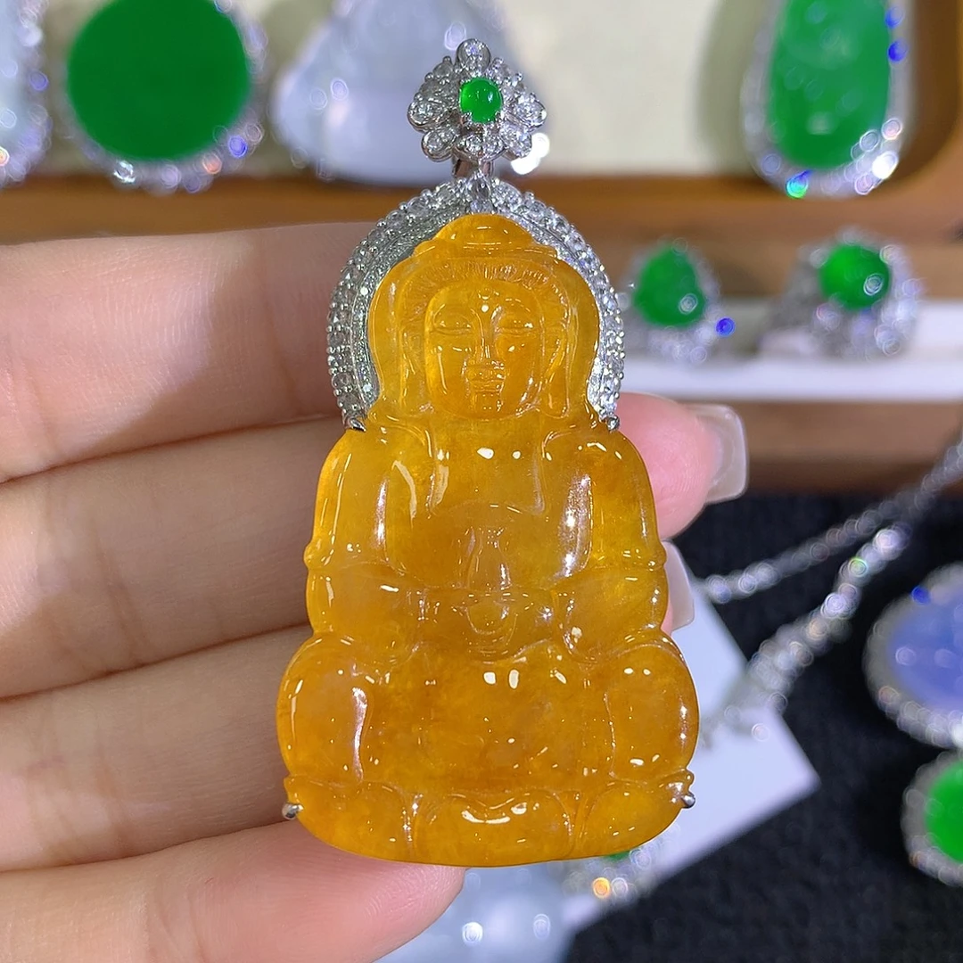 翡翠18K金镶嵌颈饰观音