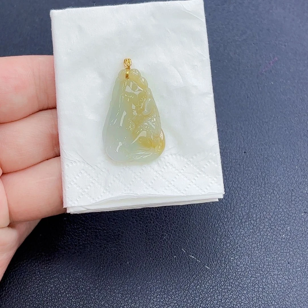 翡翠18K金镶嵌颈饰荷叶鱼吊坠