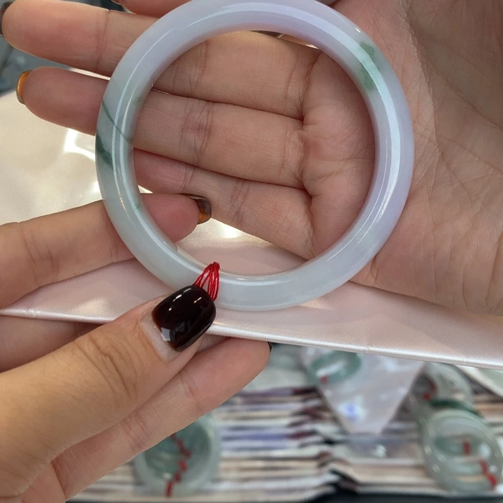 翡翠未镶嵌手镯买断