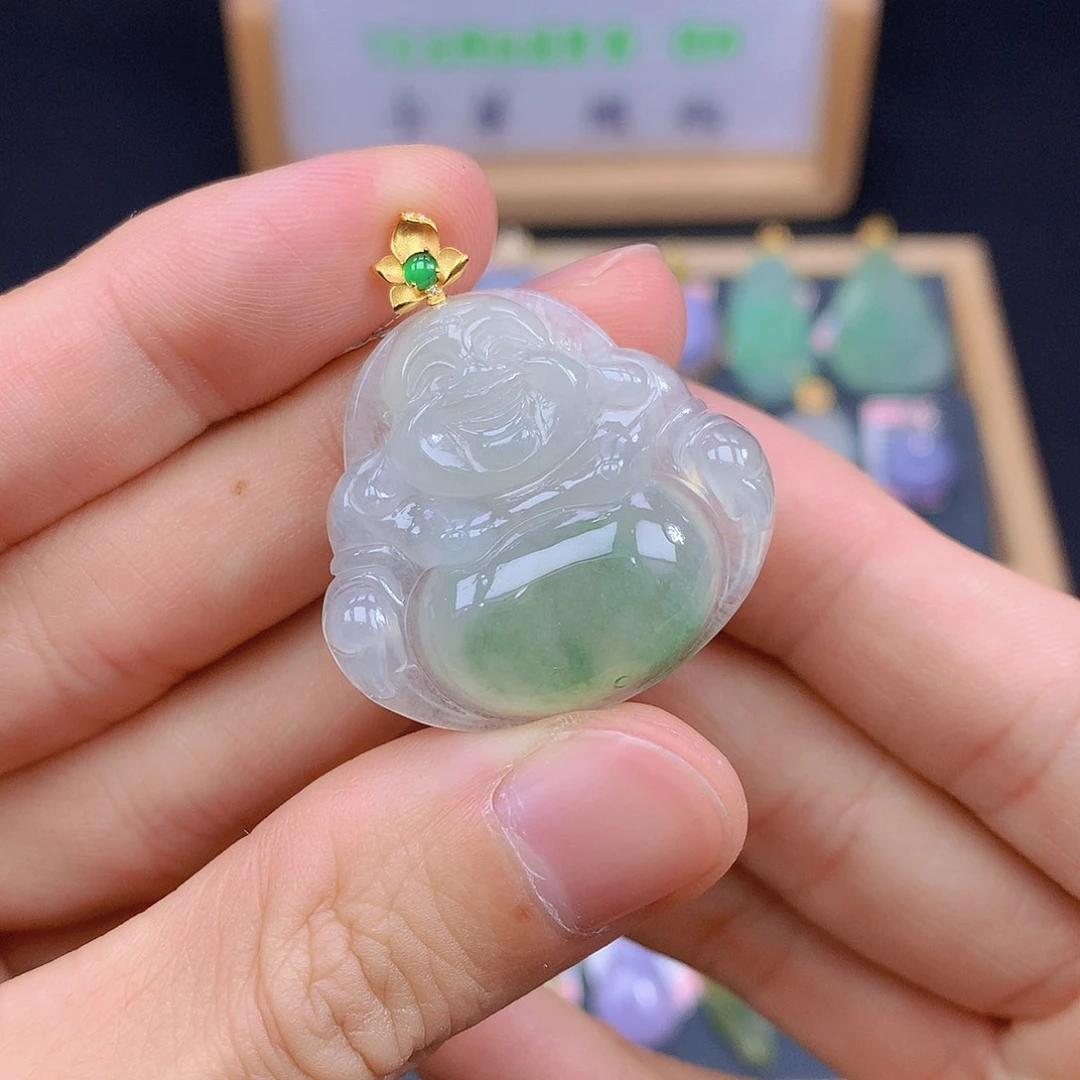 翡翠18K金镶嵌颈饰翡翠